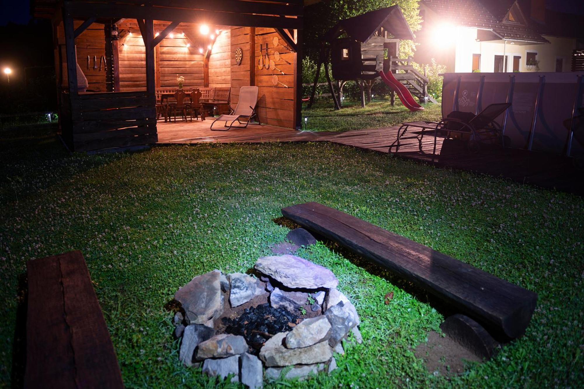 Apartma Marija Metlika Esterno foto